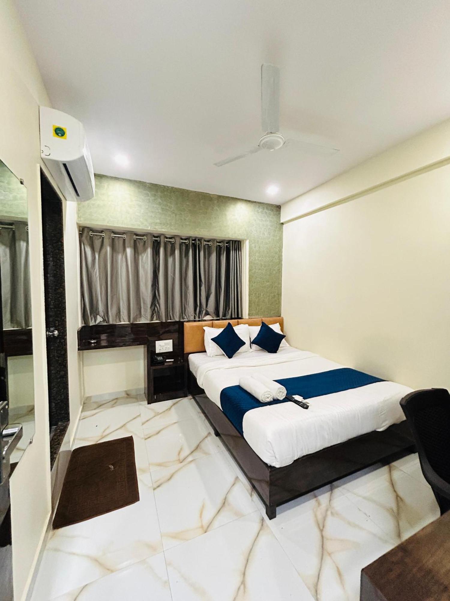 Hotel Rinza Residency ムンバイ エクステリア 写真