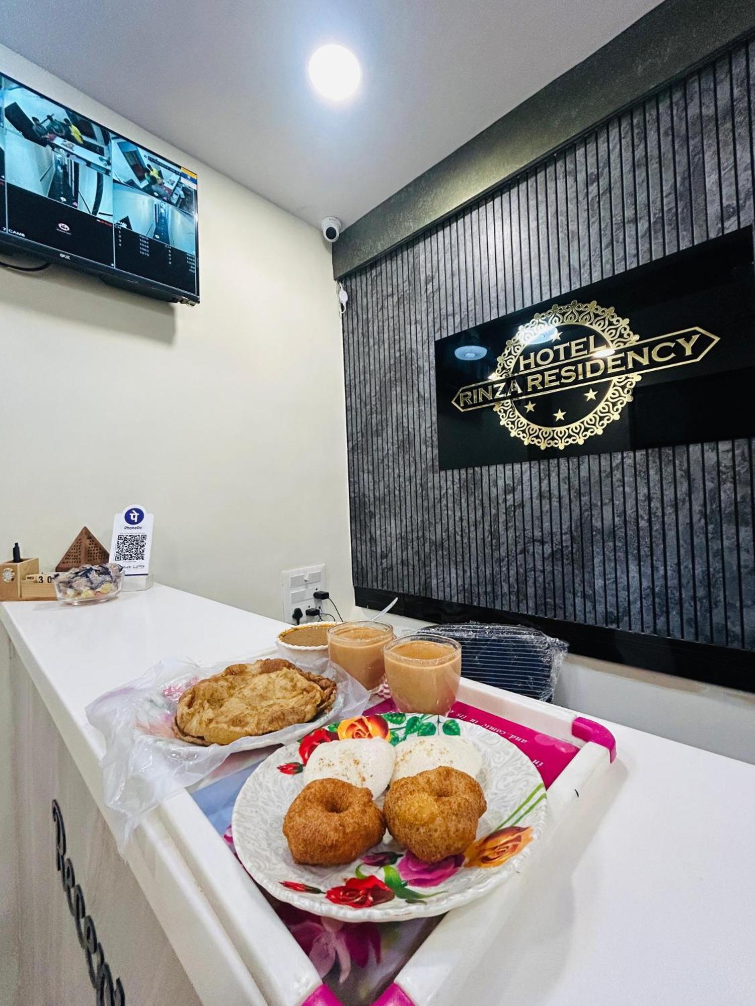 Hotel Rinza Residency ムンバイ エクステリア 写真